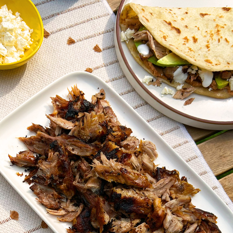 Honey Butter Costillas de Cerdo en una Baleada